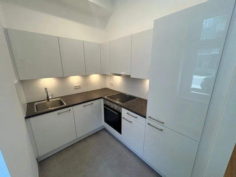 WEDDING I Moderne 1-Zimmer Wohnung mit Einbauküche — photo 1